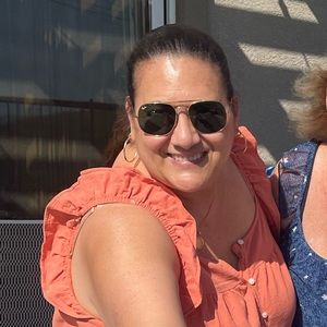 Meet your Posher, Denise